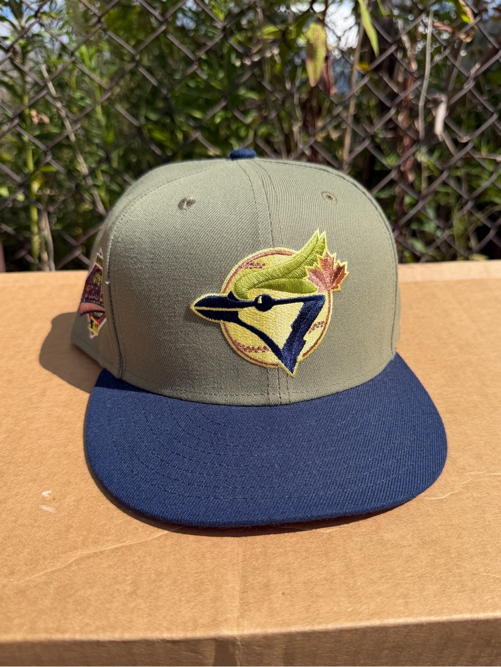 New Era 59FIFTY Toronto Blue Jays Fitted
Olive Green / Navy Blue
Size 7 3/4